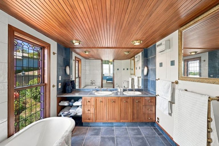 Photo of property in 17 Heaton Rhodes Place, Cashmere, Christchurch, 8022