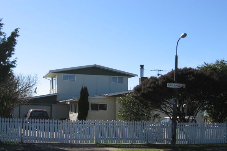 Photo of property in 18 Ballance Street, Masterton, 5810