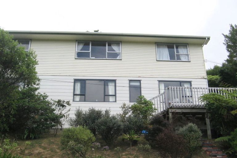 Photo of property in 1/20 Doris Gordon Crescent, Crofton Downs, Wellington, 6035