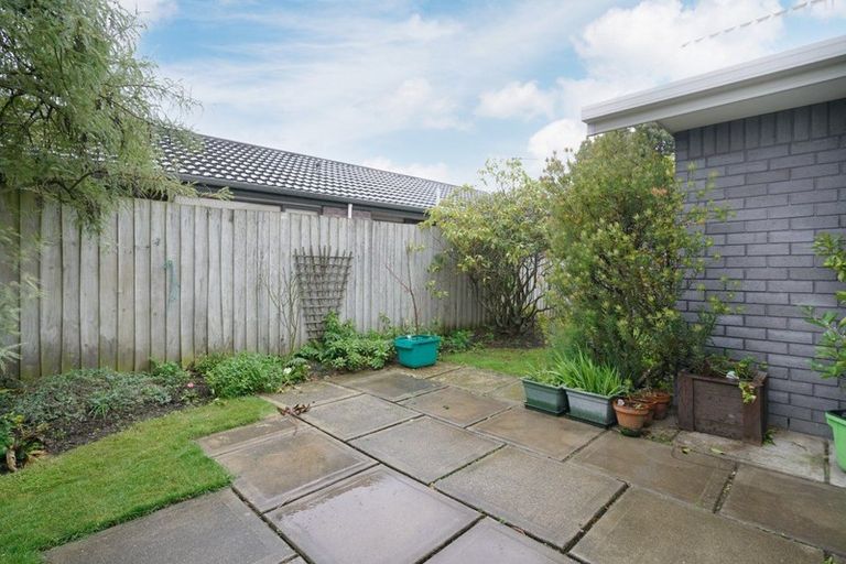 Photo of property in 2/19 Colchester Place, Templeton, Christchurch, 8042