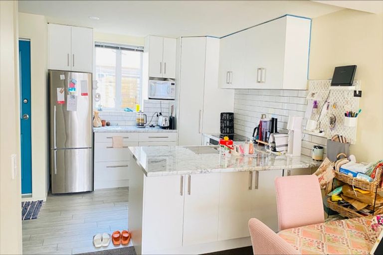 Photo of property in Victoria Villas, 41/35 Pirie Street, Mount Victoria, Wellington, 6011