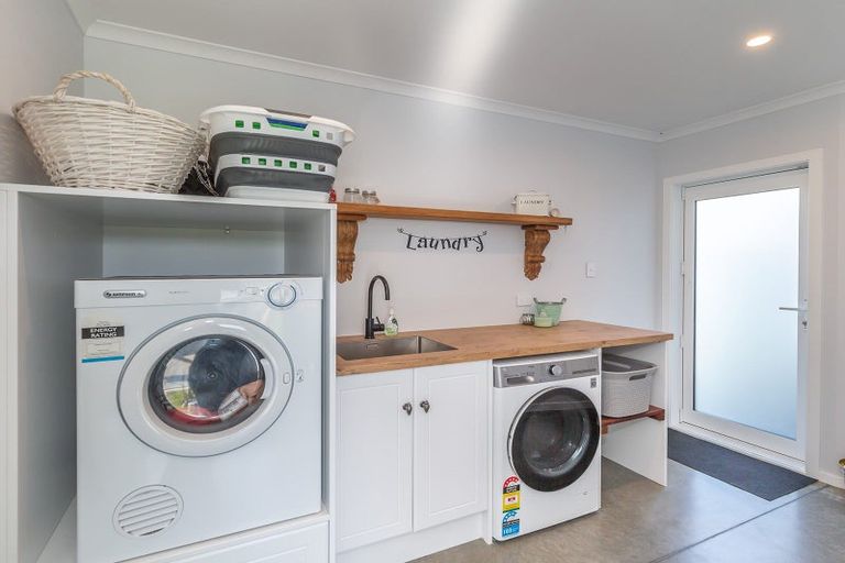 Photo of property in 14 Mowhia Grove, Waitarere, Levin, 5510