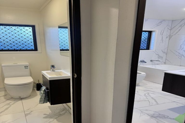 Photo of property in 1/82 Stanniland Street, Sunnyhills, Auckland, 2010