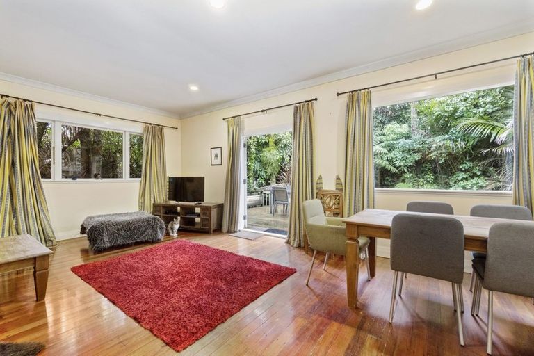 Photo of property in 139 Woodlands Park Road, Titirangi, Auckland, 0604