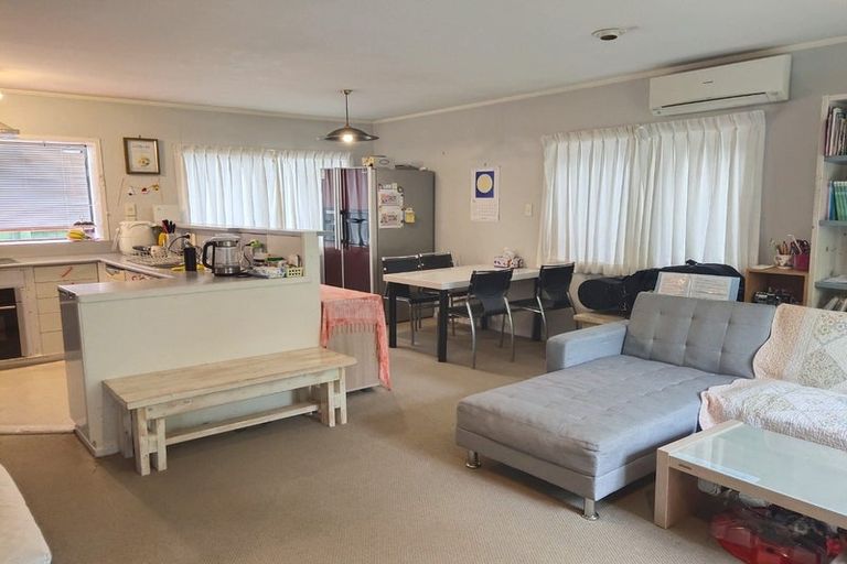 Photo of property in 2/11 Macleans Road, Bucklands Beach, Auckland, 2014