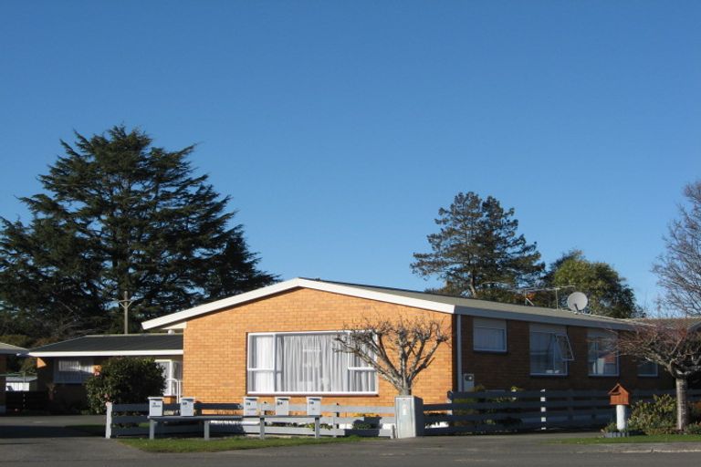 Photo of property in 9b Calder Place, Winton, 9720