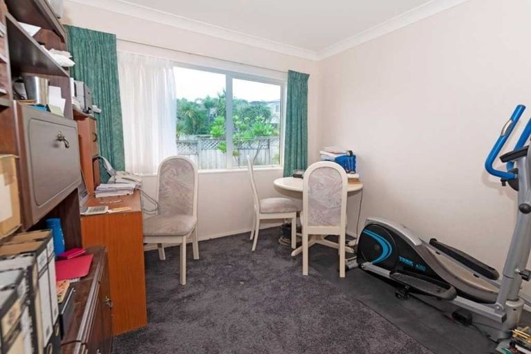 Photo of property in 46 Hogarth Rise, West Harbour, Auckland, 0618