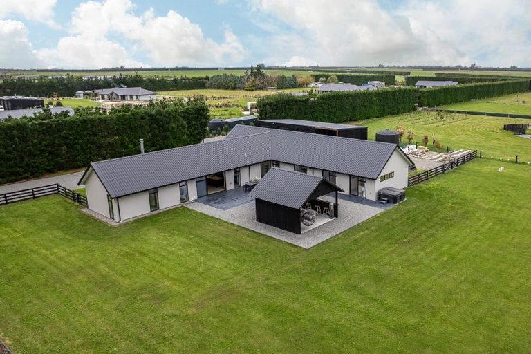 Photo of property in 14 Walford Way, Darfield, 7571