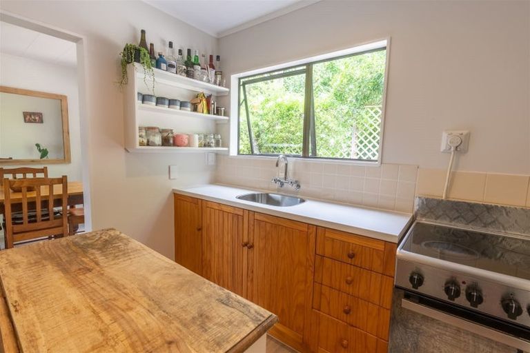 Photo of property in 36 Oak Avenue, Paremata, Porirua, 5024