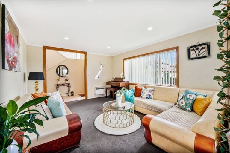 Photo of property in 11 Barcaldine Road, Flat Bush, Auckland, 2016