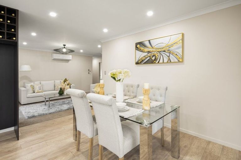 Photo of property in 16 Twin Parks Rise, Papakura, 2110