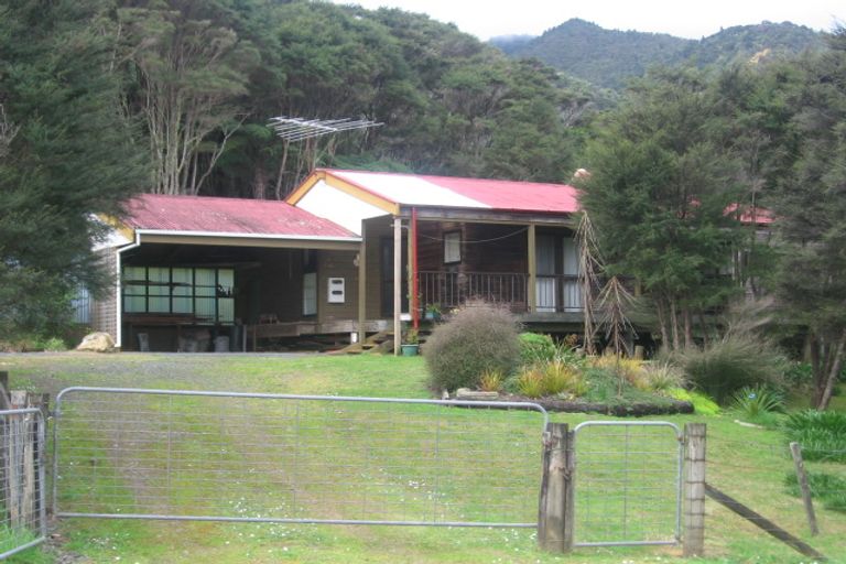 Photo of property in 420 Driving Creek Road, Coromandel, 3506
