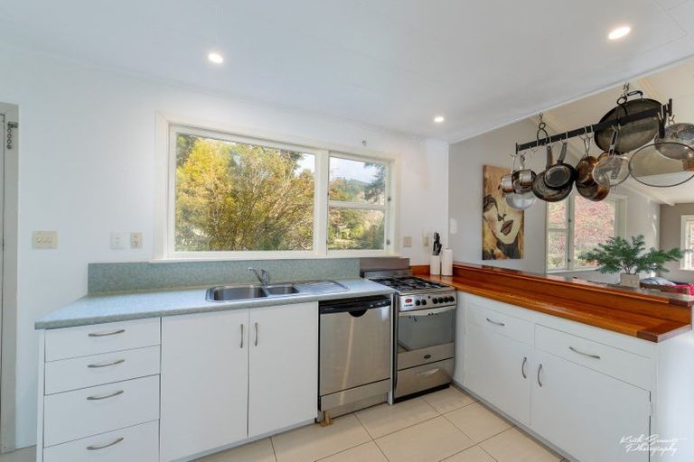 Photo of property in 10a Birch Grove, Pinehaven, Upper Hutt, 5019