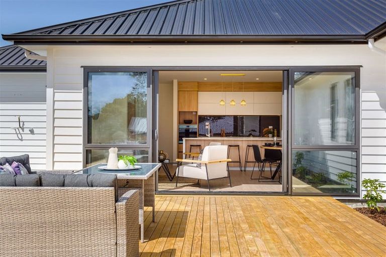 Photo of property in 10 Cutfield Lane, Kumeu, 0810