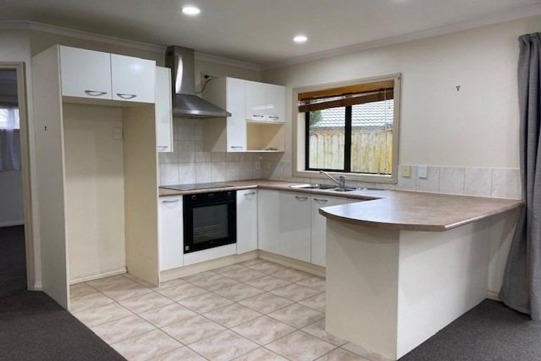 Photo of property in 9 Killeen Place, Flat Bush, Auckland, 2019