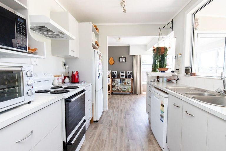 Photo of property in 100 Pipiroa Road, Ngatea, 3503