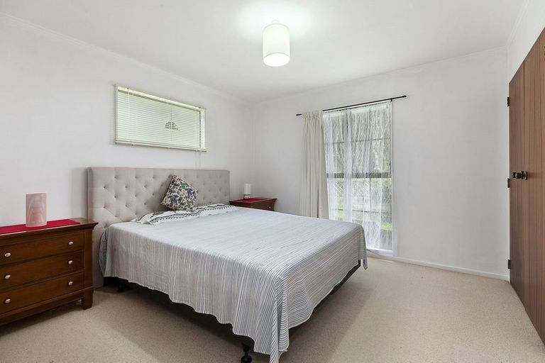 Photo of property in 12 Percy Dyett Drive, Karori, Wellington, 6012