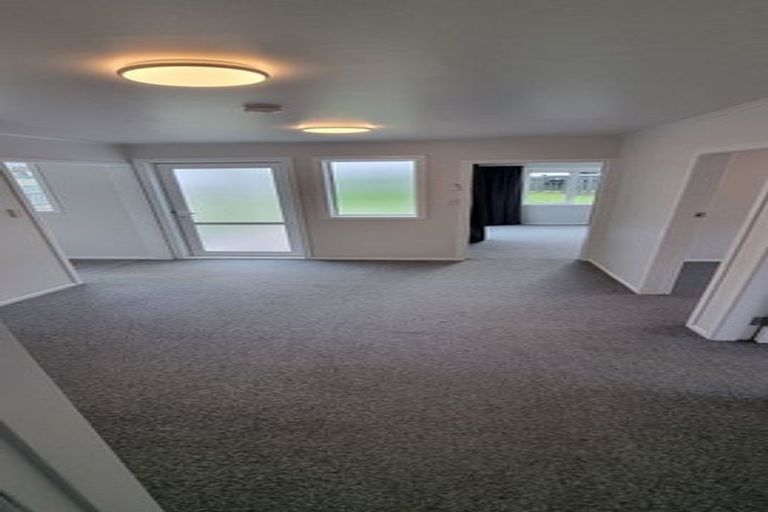 Photo of property in 5 Bay Drive, Titahi Bay, Porirua, 5022