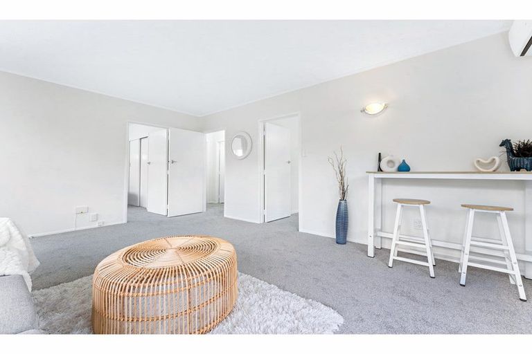 Photo of property in 2/53 Richards Avenue, Forrest Hill, Auckland, 0620