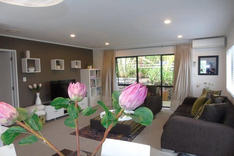 Photo of property in 35 Weggery Drive, Waikanae Beach, Waikanae, 5036