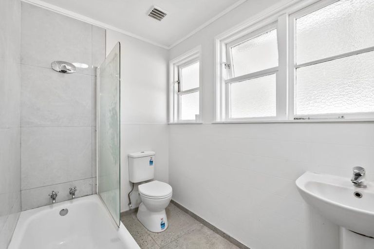 Photo of property in 57 Second Avenue, Avenues, Whangarei, 0110