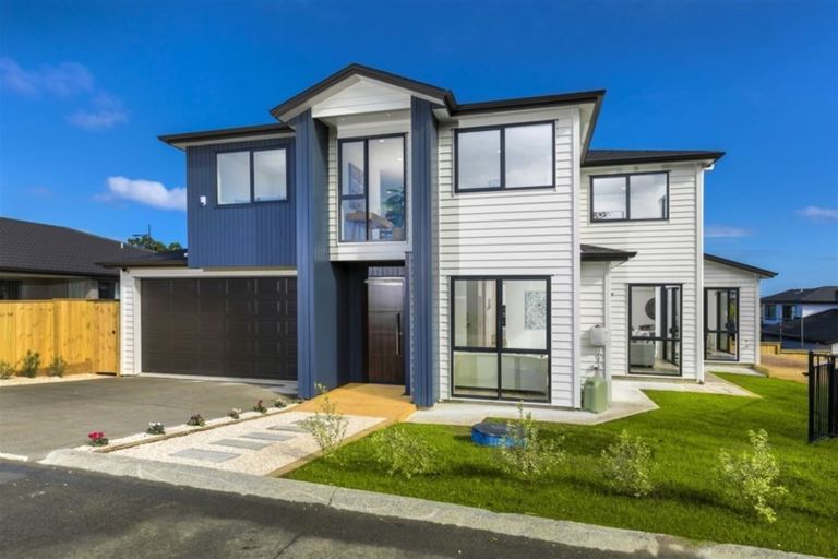 Photo of property in 14 Sauterne Road, Kumeu, 0810