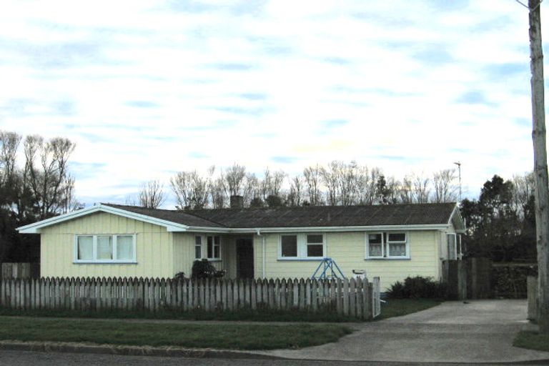 Photo of property in 41 Temuera Street, Otaki, 5512