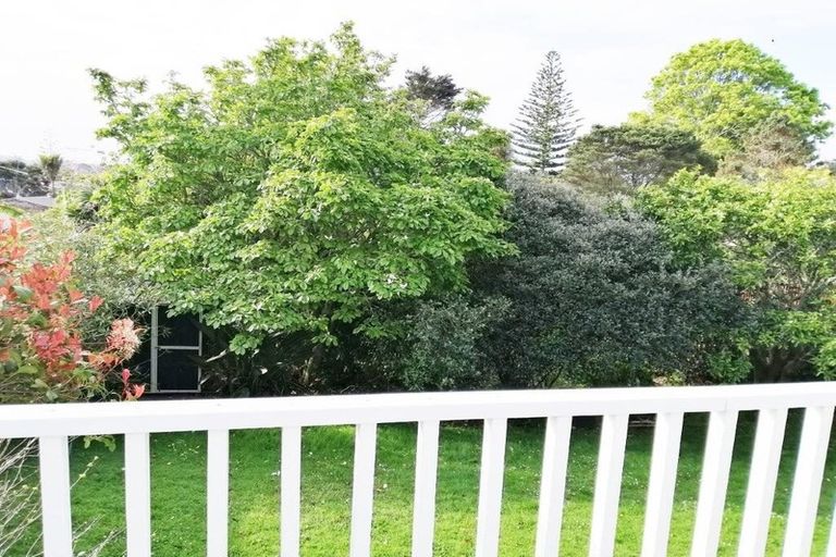 Photo of property in 10 Paramu Avenue, Birkdale, Auckland, 0626