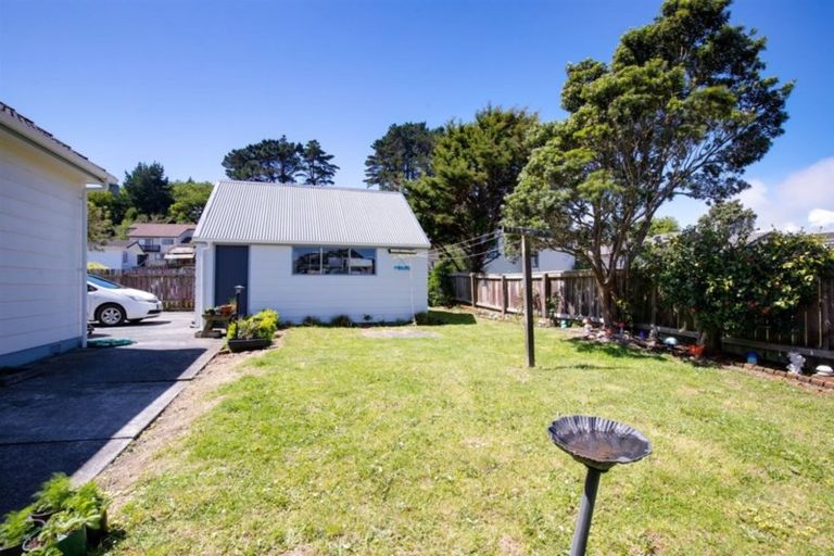 Photo of property in 56 Dominica Crescent, Grenada Village, Wellington, 6037