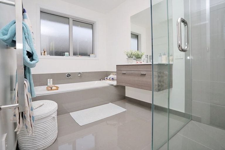 Photo of property in 28 Northside Drive, Waikiwi, Invercargill, 9810