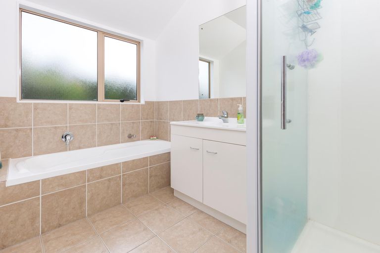 Photo of property in 3 Cathcart Close, Pukekohe, 2120