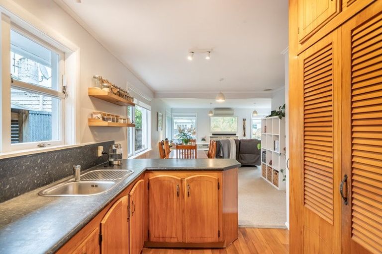 Photo of property in 8a Willow Grove, Ebdentown, Upper Hutt, 5018