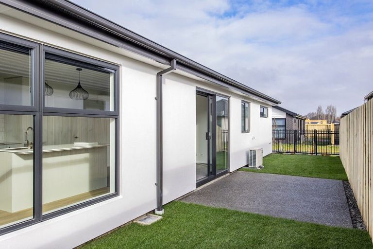 Photo of property in 11 Oakvale Lane, Halswell, Christchurch, 8025