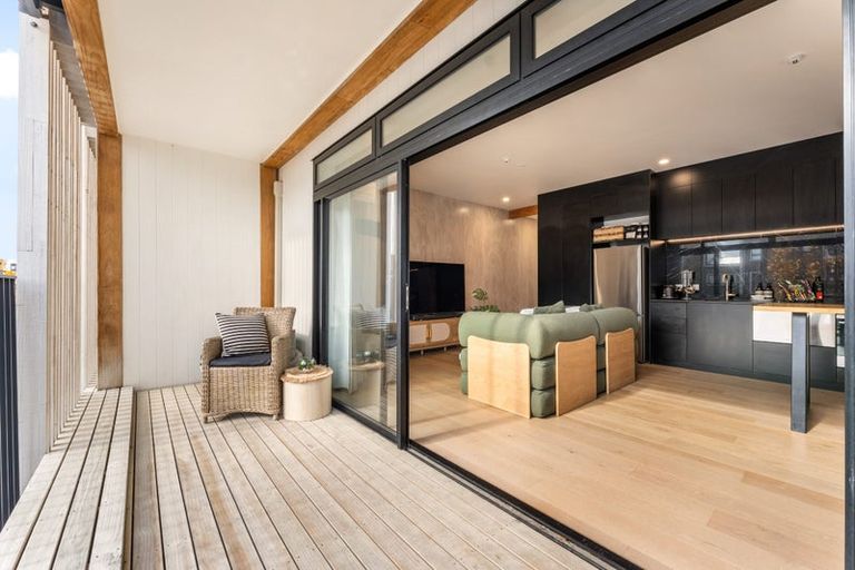 Photo of property in 2/165 Hobsonville Point Road, Hobsonville, Auckland, 0616