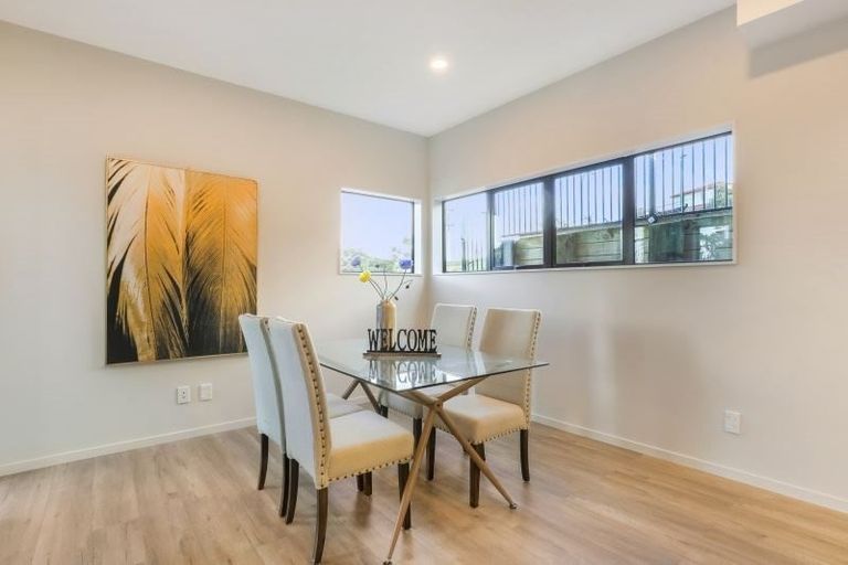 Photo of property in 42 Waihou Crescent, Albany Heights, Auckland, 0632