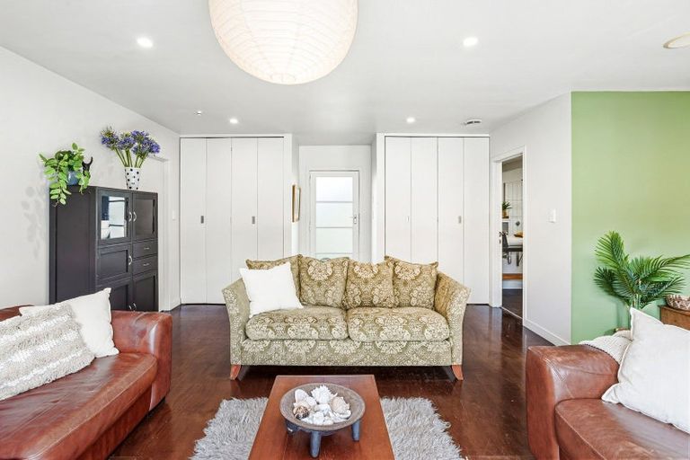 Photo of property in 37 Haruru Falls Road, Haruru, 0204