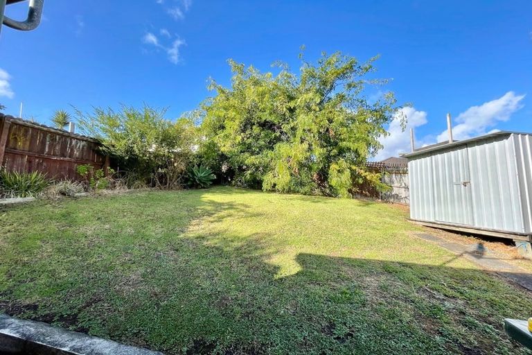 Photo of property in 1/12 Blueridge Close, Sunnyvale, Auckland, 0612