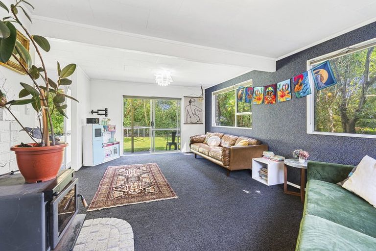 Photo of property in 1138 South Road, Oakura, 4314