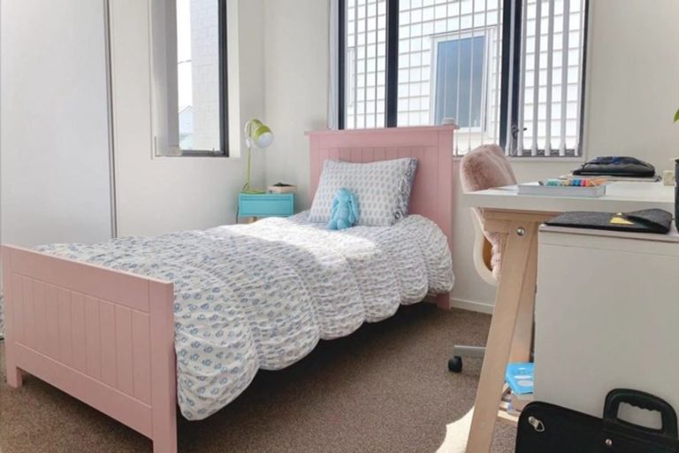 Photo of property in 37 Treestump Road, Takanini, 2112