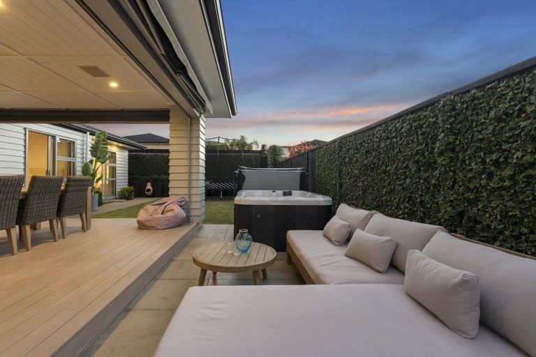Photo of property in 71 Pohutukawa Parade, Riverhead, 0820