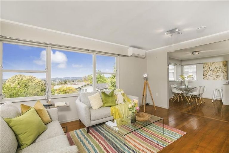 Photo of property in 16 Zita Maria Drive, Massey, Auckland, 0614
