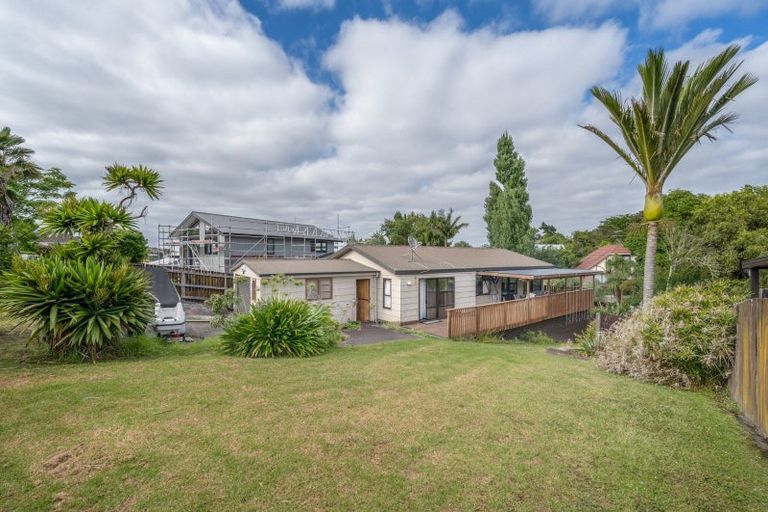 Photo of property in 25 Birman Close, Half Moon Bay, Auckland, 2012