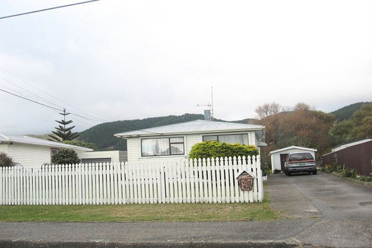 Photo of property in 138 Tilley Road, Paekakariki, 5034