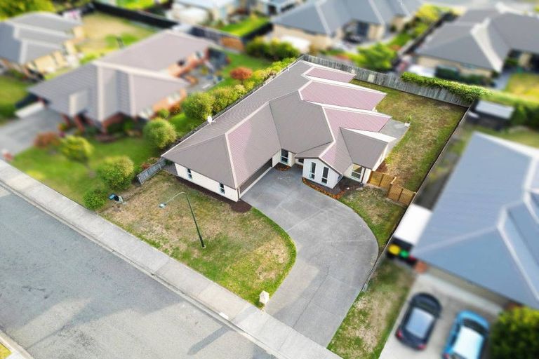 Photo of property in 8 Maple Place, Rangiora, 7400