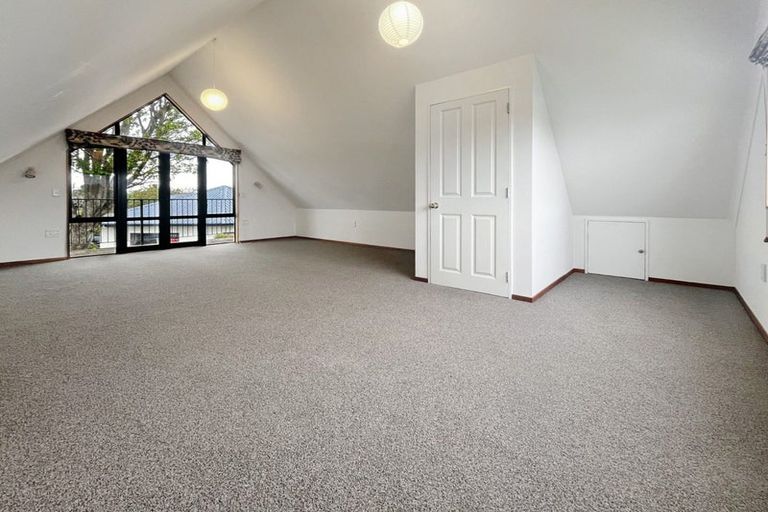 Photo of property in 86 Pahiatua Street, Hokowhitu, Palmerston North, 4410