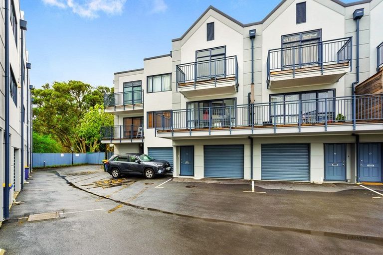 Photo of property in Krisley Court, 15/6 Ambrico Place, New Lynn, Auckland, 0600