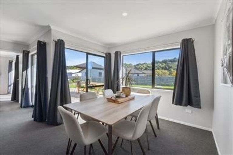 Photo of property in 27 Pukeko Way, Kinloch, Taupo, 3377