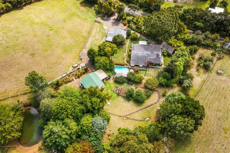 Photo of property in 100 Bethells Road, Waitakere, Henderson, 0781
