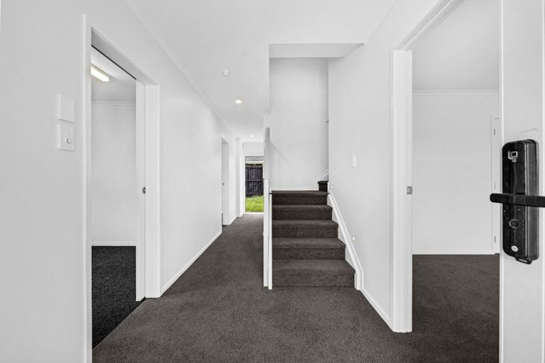 Photo of property in 5 Frank Evans Place, Henderson, Auckland, 0610