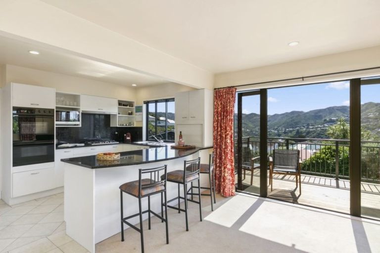 Photo of property in 7 Te Kainga Way, Khandallah, Wellington, 6035